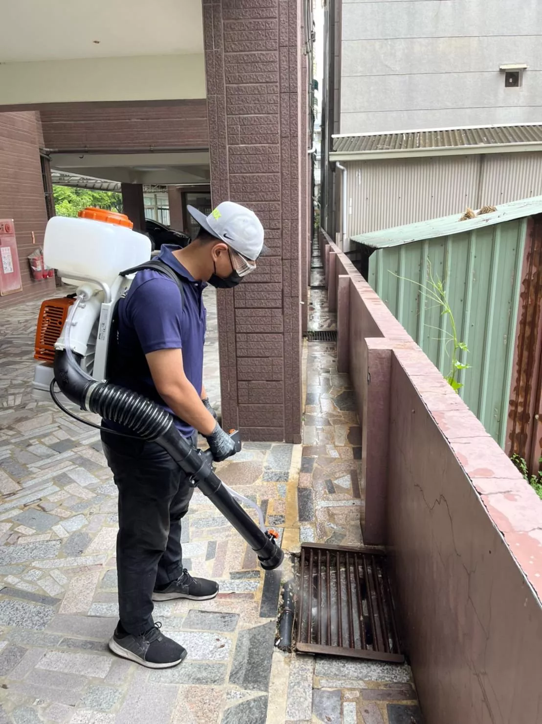 社區周邊水溝消毒