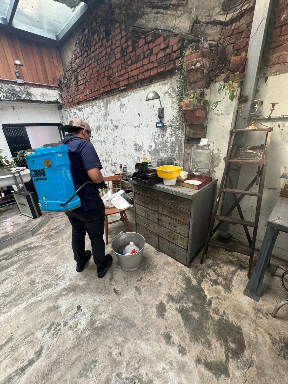 老屋餐廳整修，安家環保提供環境消毒，定期實施消毒，讓顧客安心即放心的享受美味的餐點