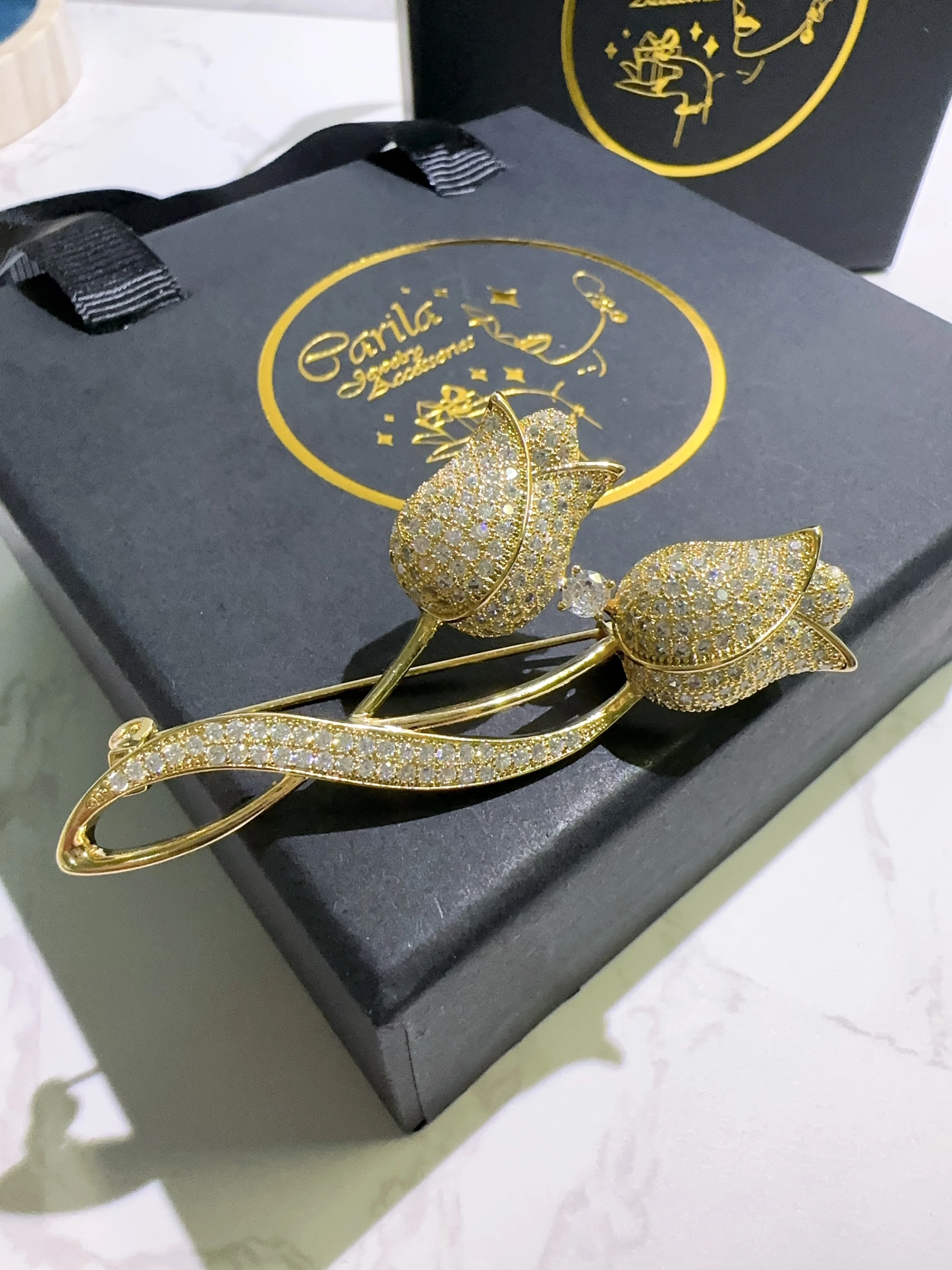 新款精緻高貴典雅鬱金香胸針