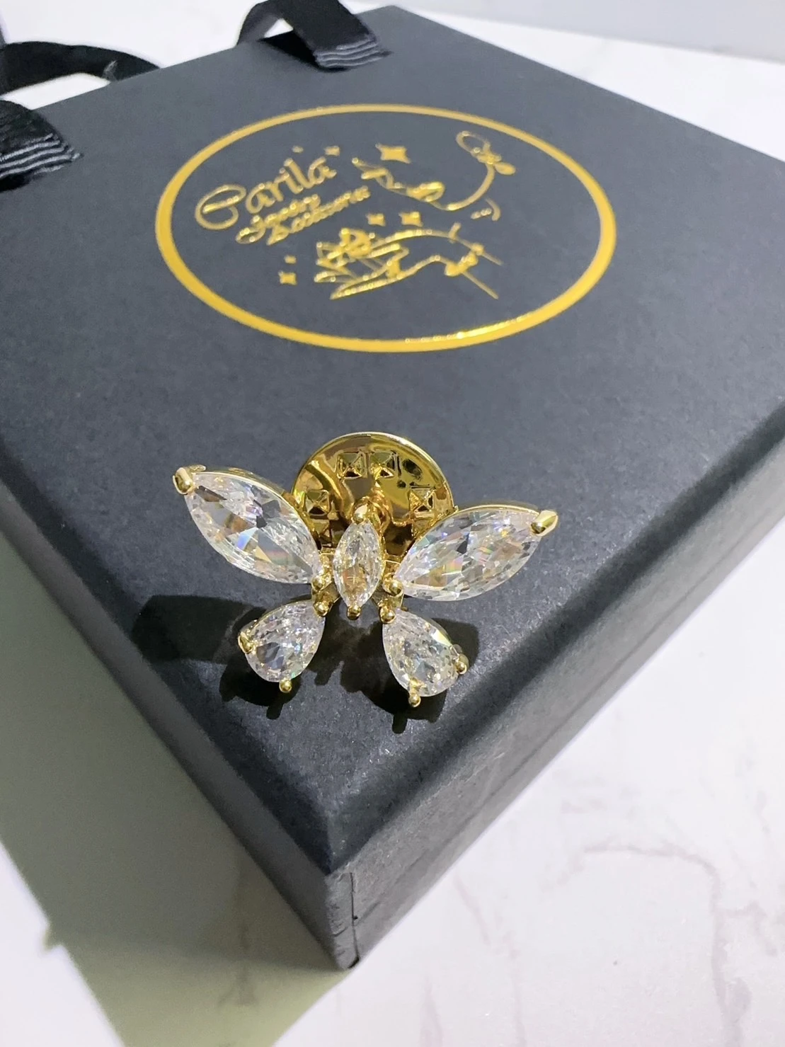 氣質百搭蝴蝶水晶鋯石防走光領口小別針