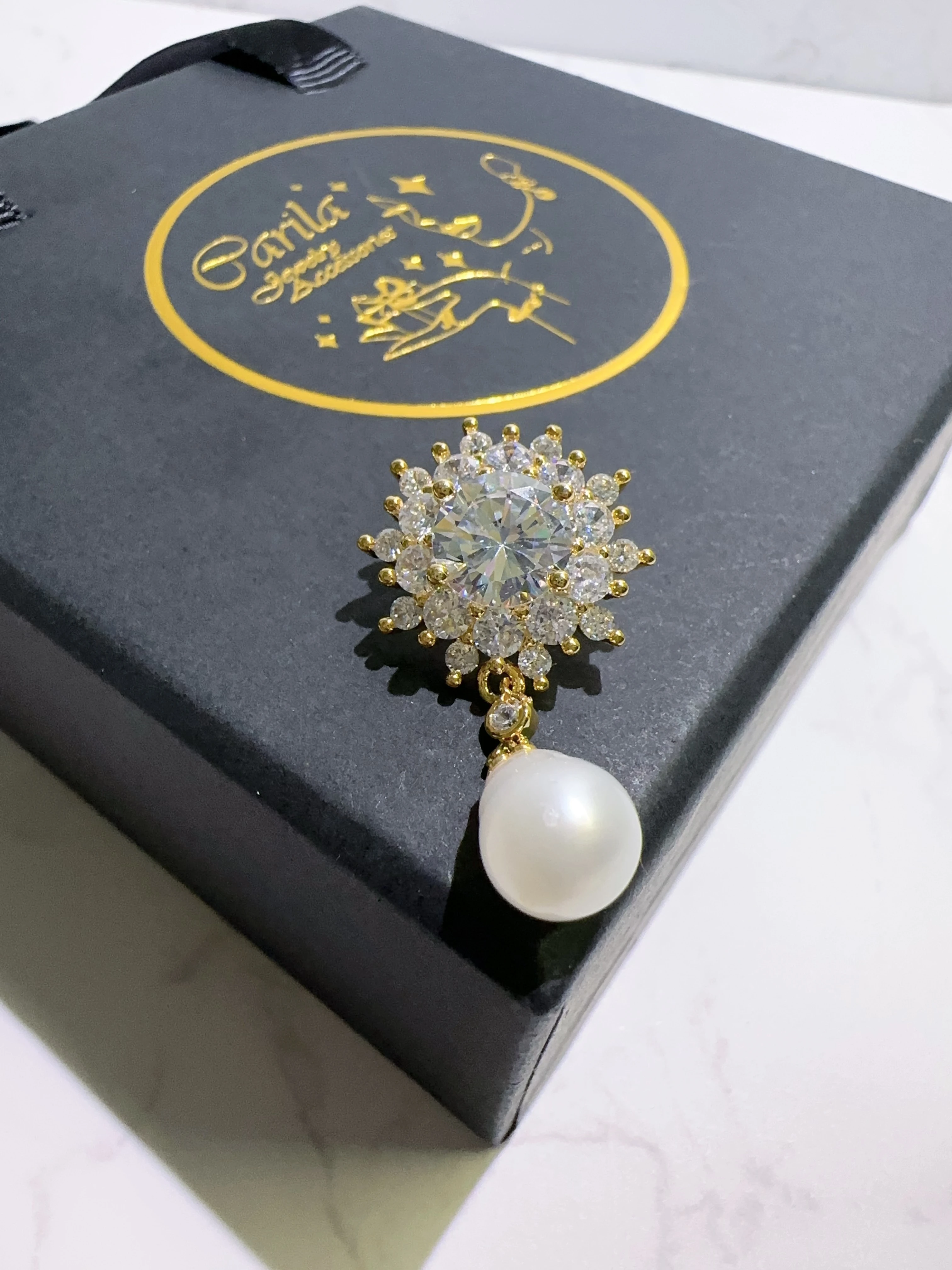 奢華高級感滿鑽閃耀鋯石天然淡水珍珠小別針