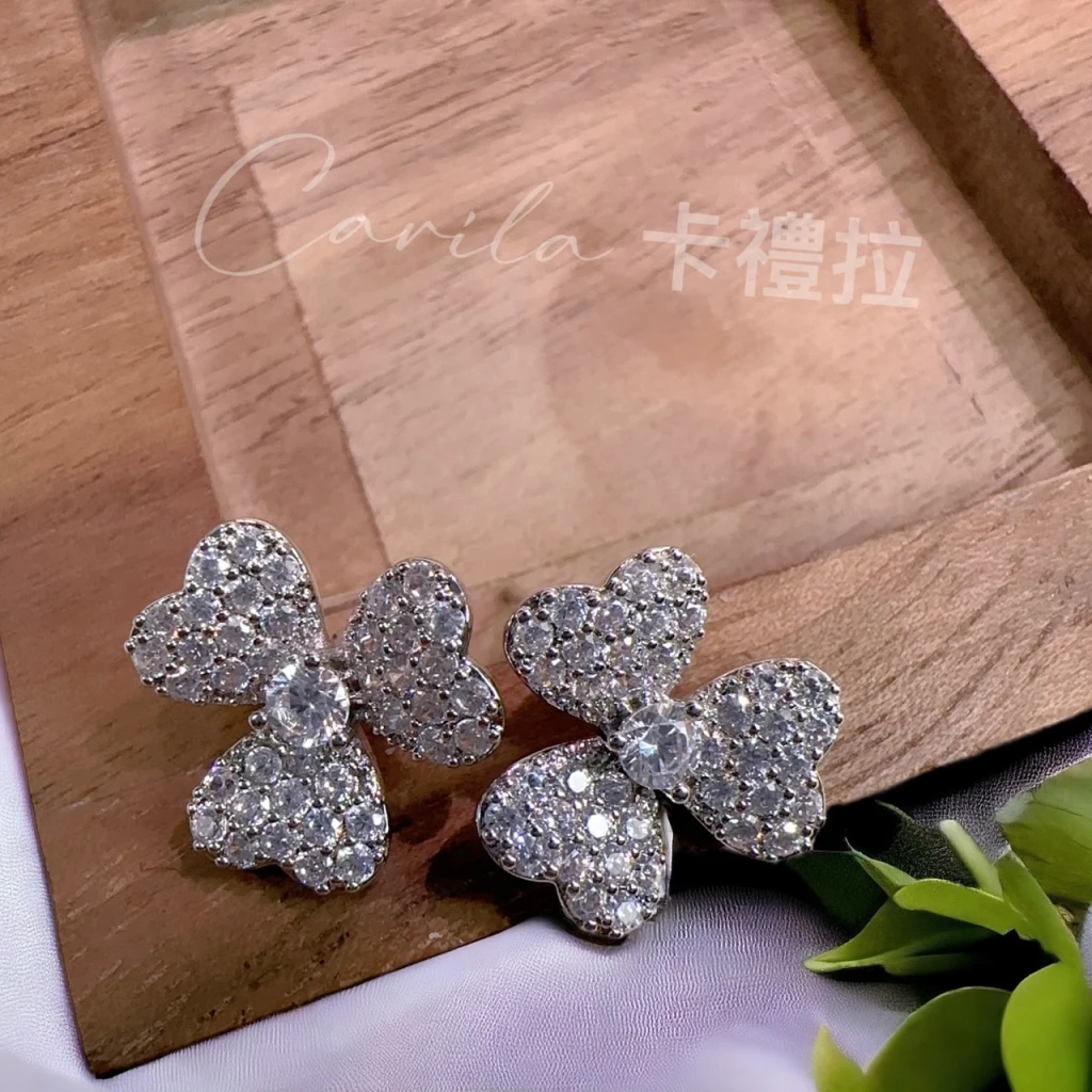 滿鑽花瓣三葉草S925純銀耳針