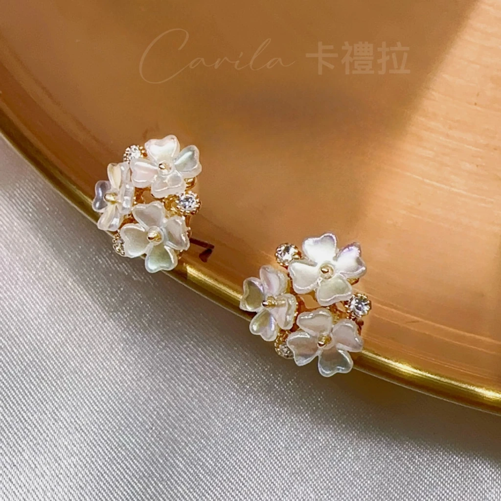 輕奢高級感四葉草花瓣鋼針耳飾
