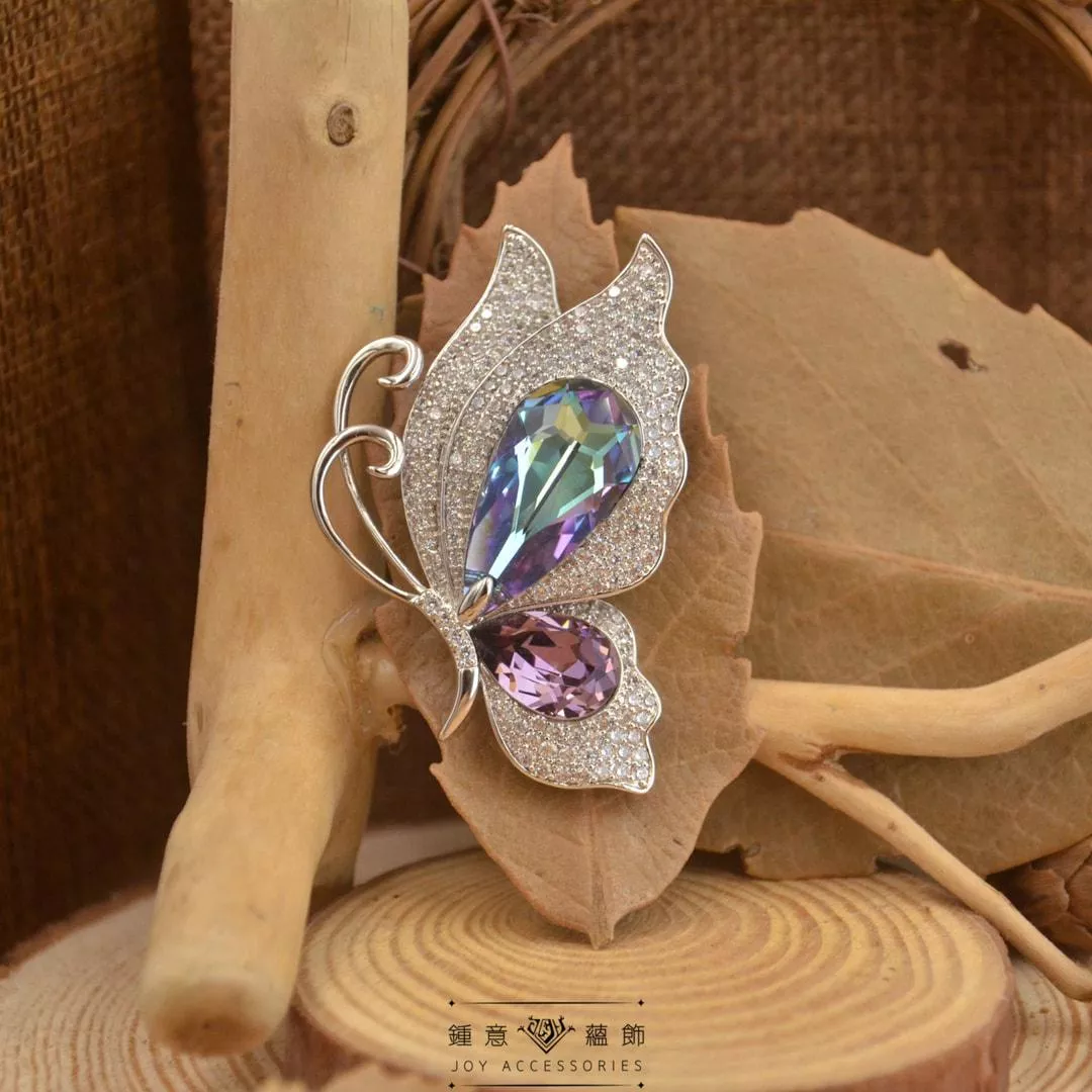 [絕版] 逆蝶兩用胸針 ╳ 維也納水晶 | 絕版 |  宴會 | 毛衣鍊 | 重工藝 | 蝴蝶 | 母親節 | 炫紫 | 銀