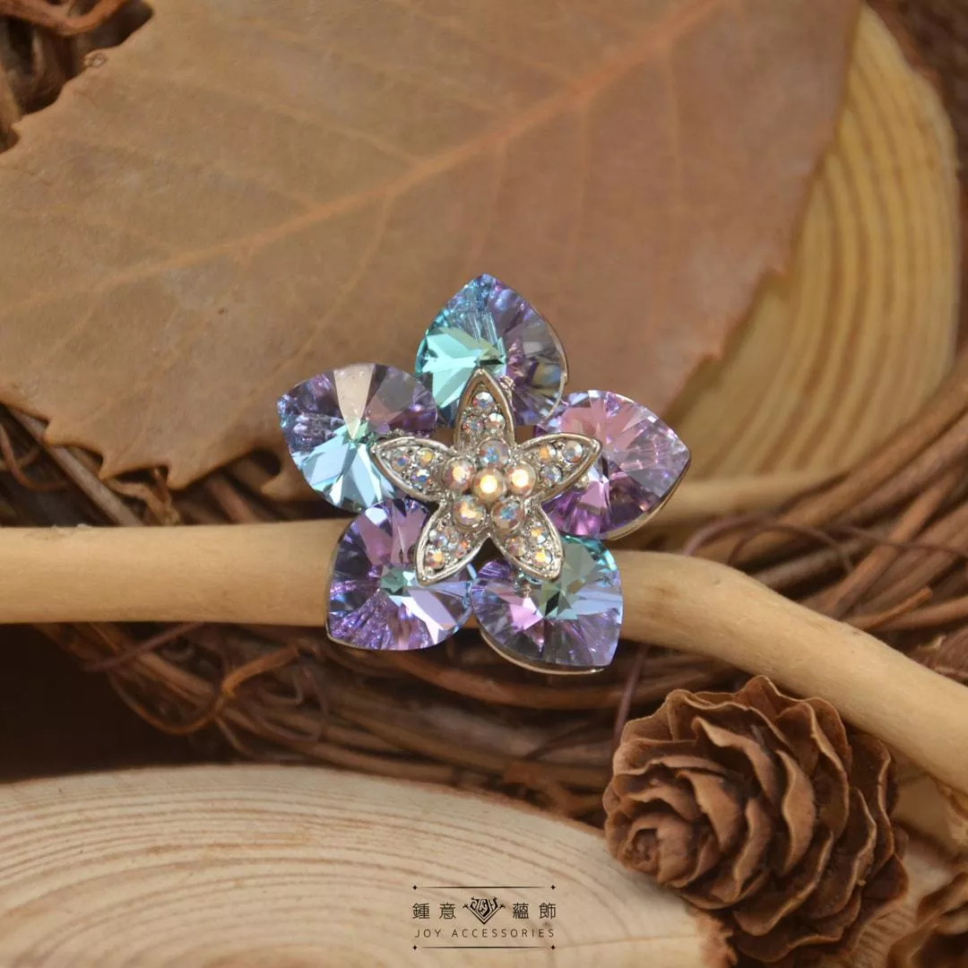 [絕版] 梅花胸針 ╳ 維也納水晶 ╳ 愛心