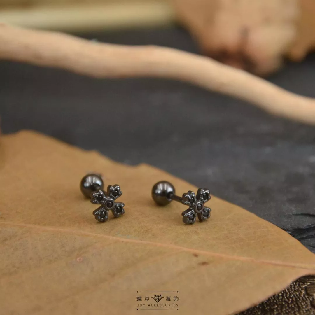 S925純銀．聖戰十字架鎖針耳環 ╳ 貼耳