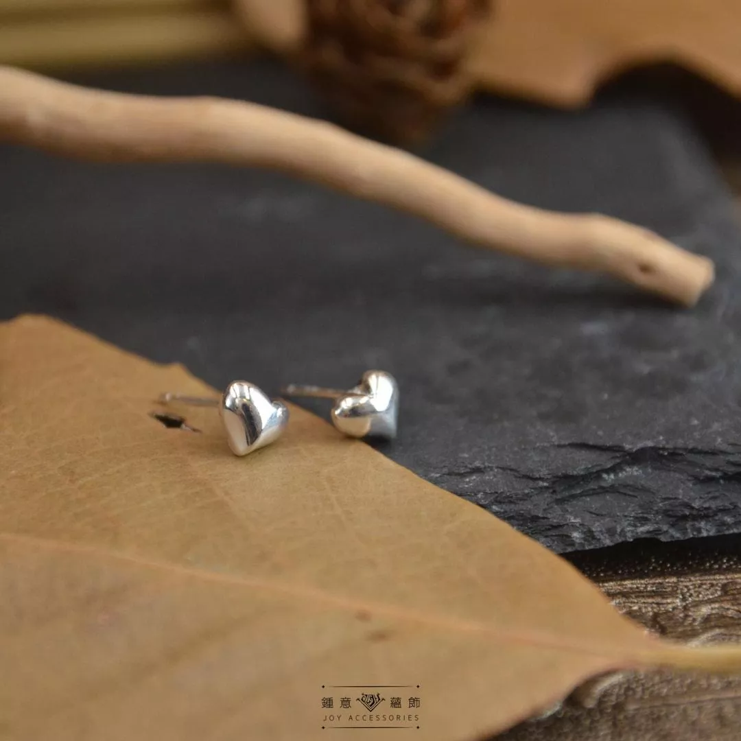 S925純銀．心型貼耳耳環
