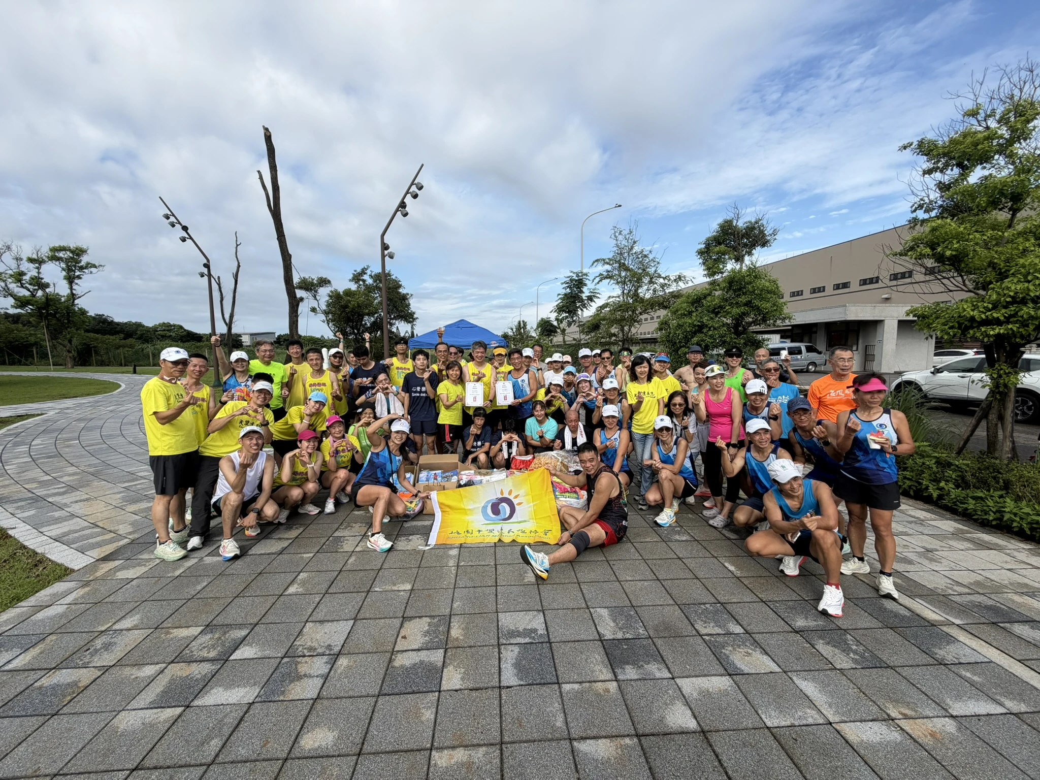 樂跑公益，心燈同行！感謝有您一路相伴(Running for Charity! Thank You for Always Being with Shin-Deng!)