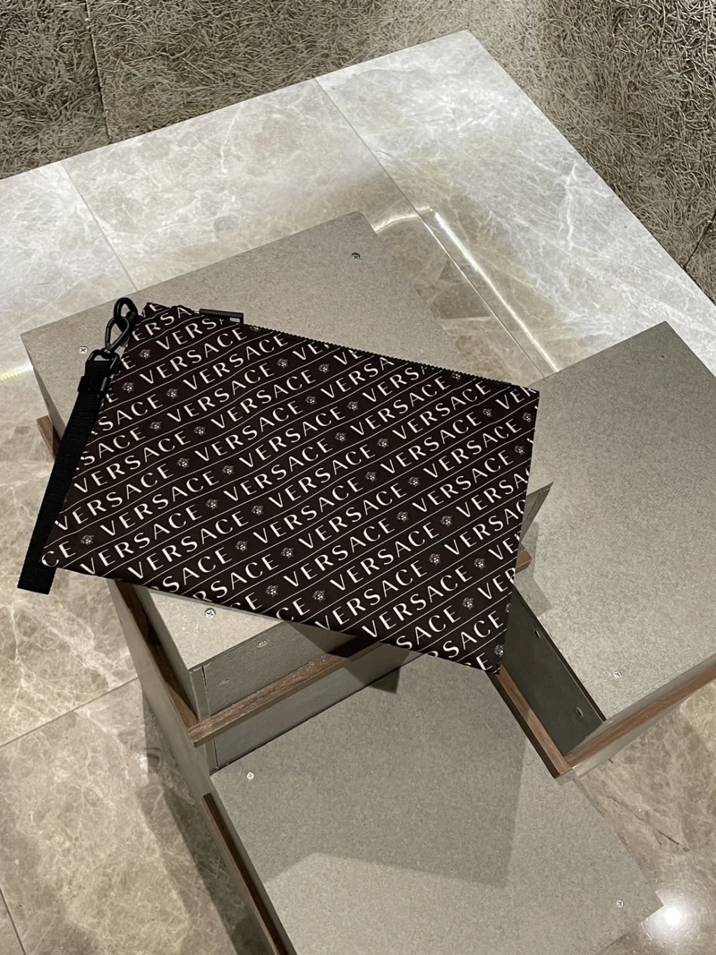 凡賽斯 滿版手拿包