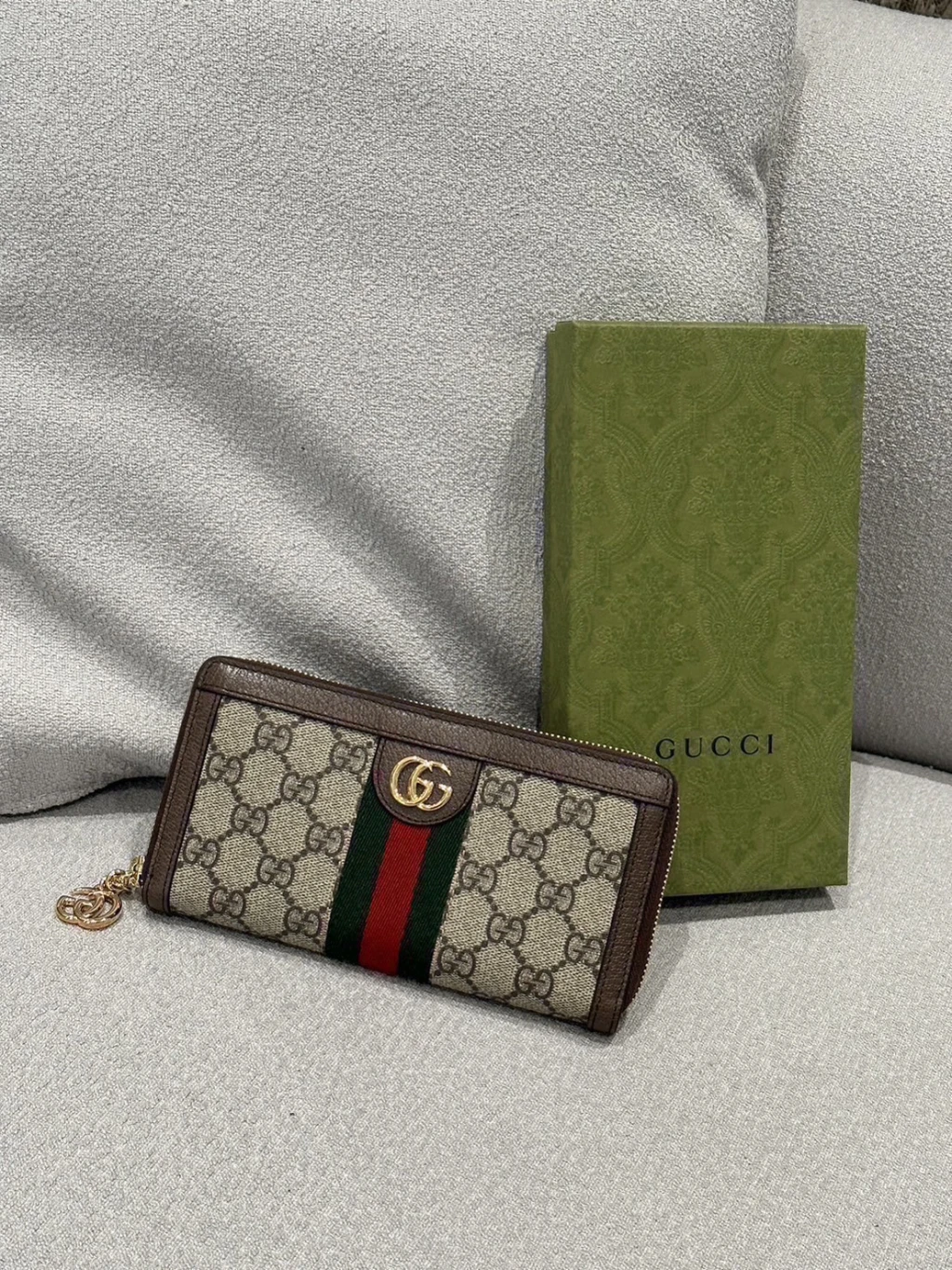 Gucci 經典老花 拉鍊長夾