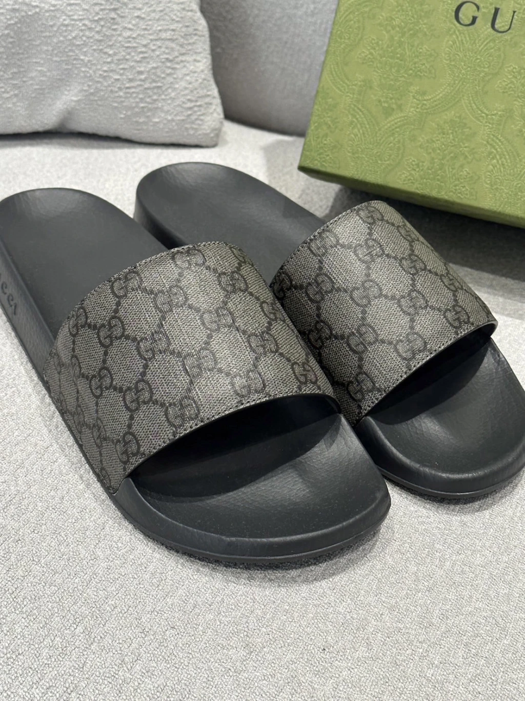 Gucci 拖鞋