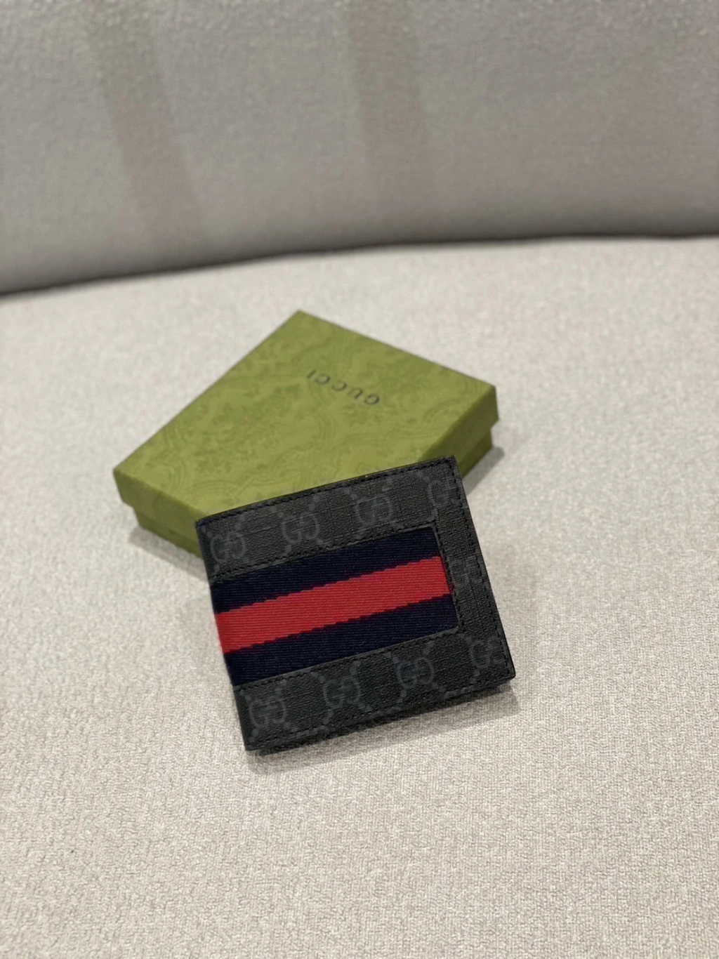 Gucci 黑老花短夾