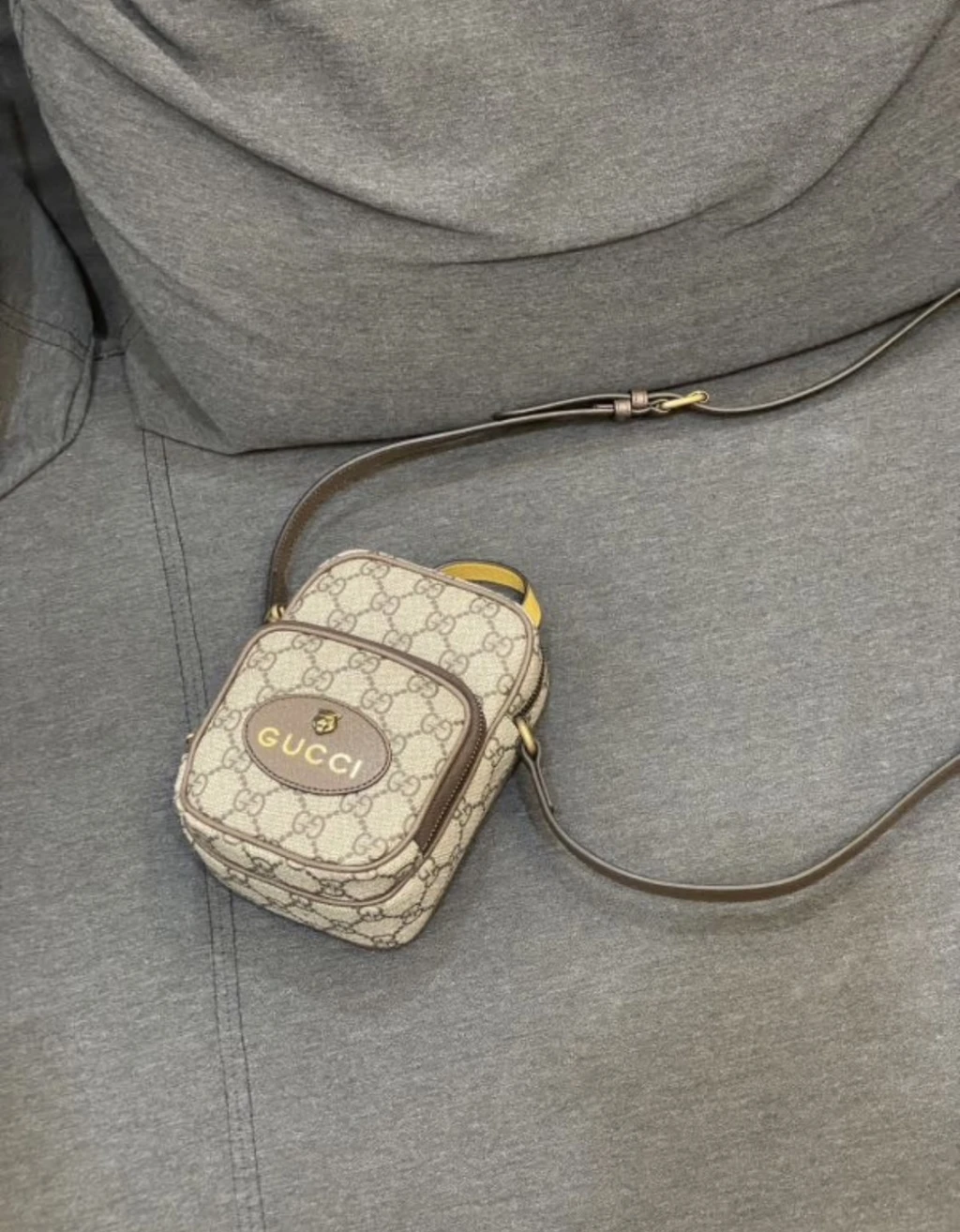 Gucci 虎頭小郵差包