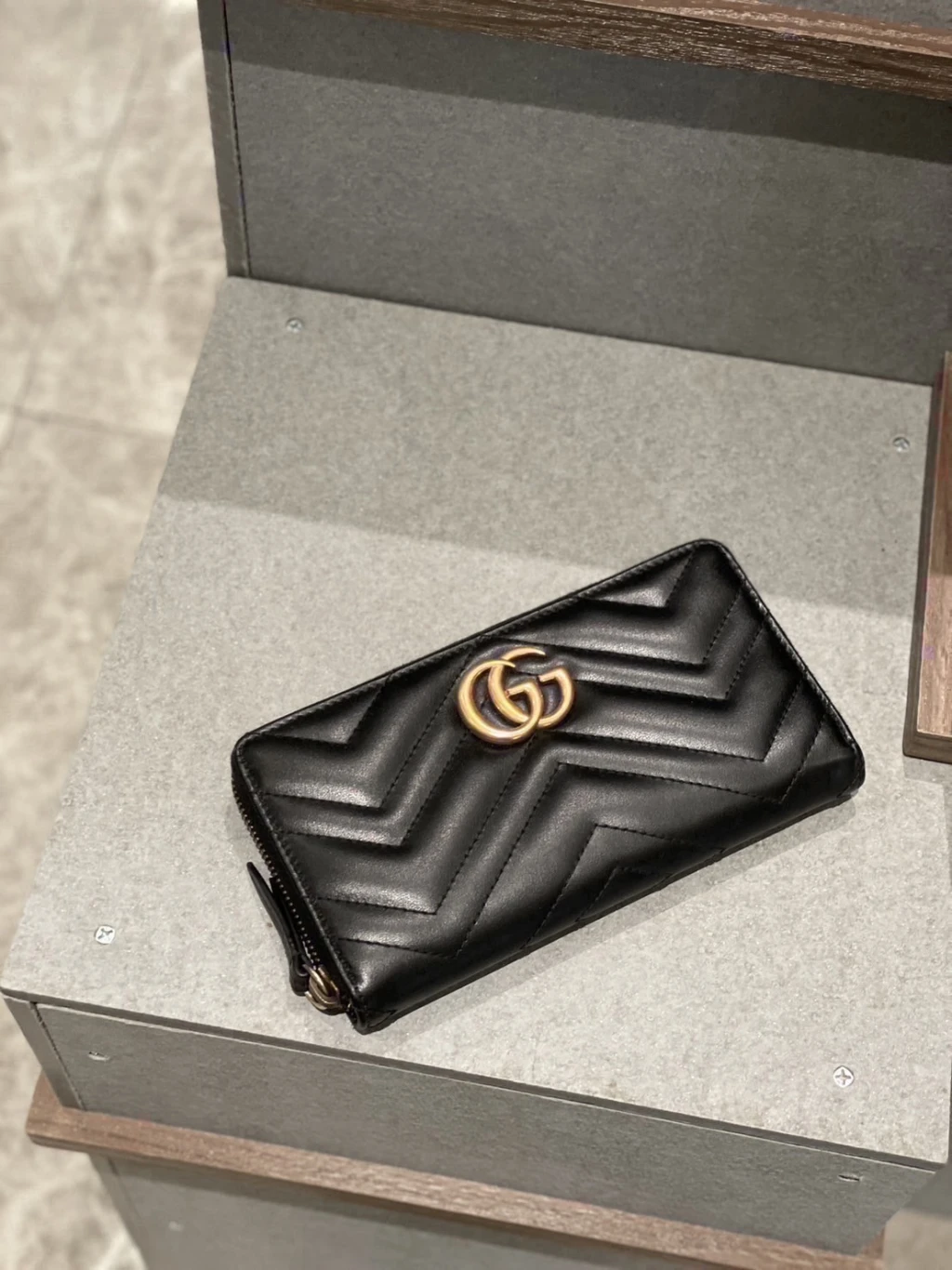 Gucci 黑金長夾