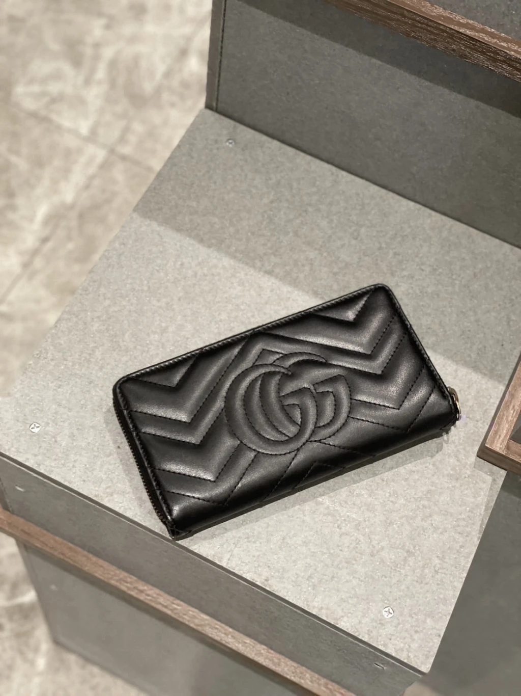 Gucci 黑金長夾