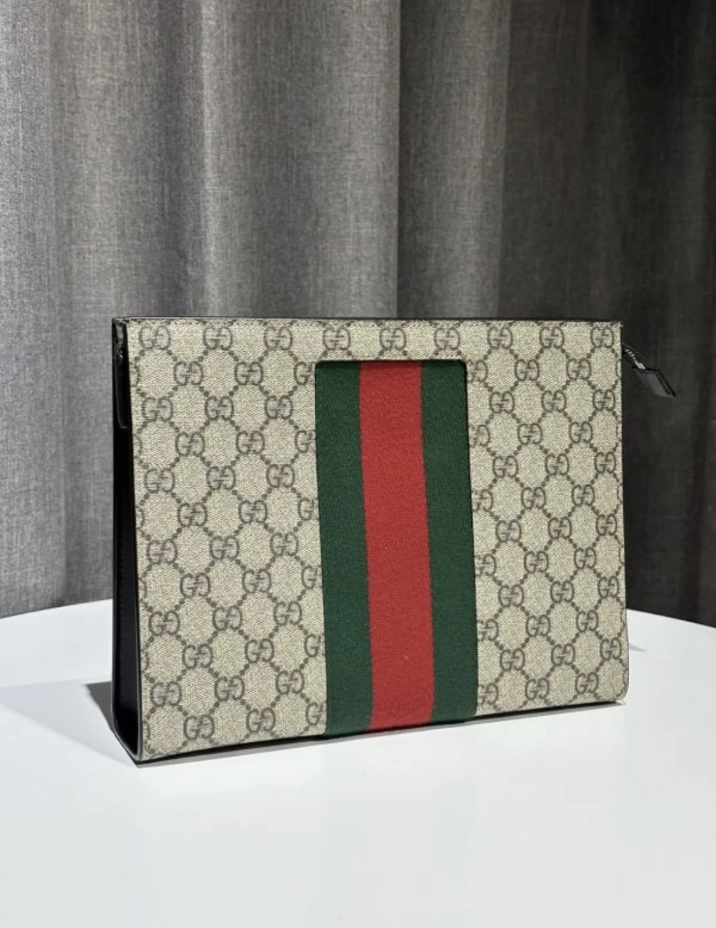 Gucci 經典老花手拿包