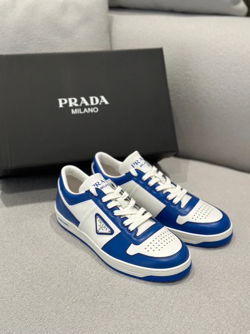 (依尺碼報價)Prada 寳藍 運動鞋