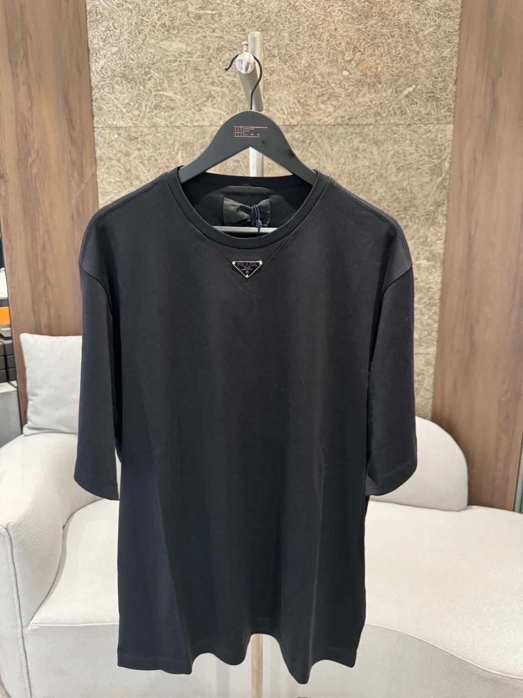 Prada 鐵牌 素踢 黑