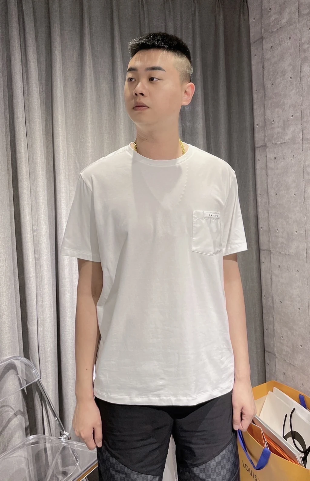 Prada 口袋素踢 白色