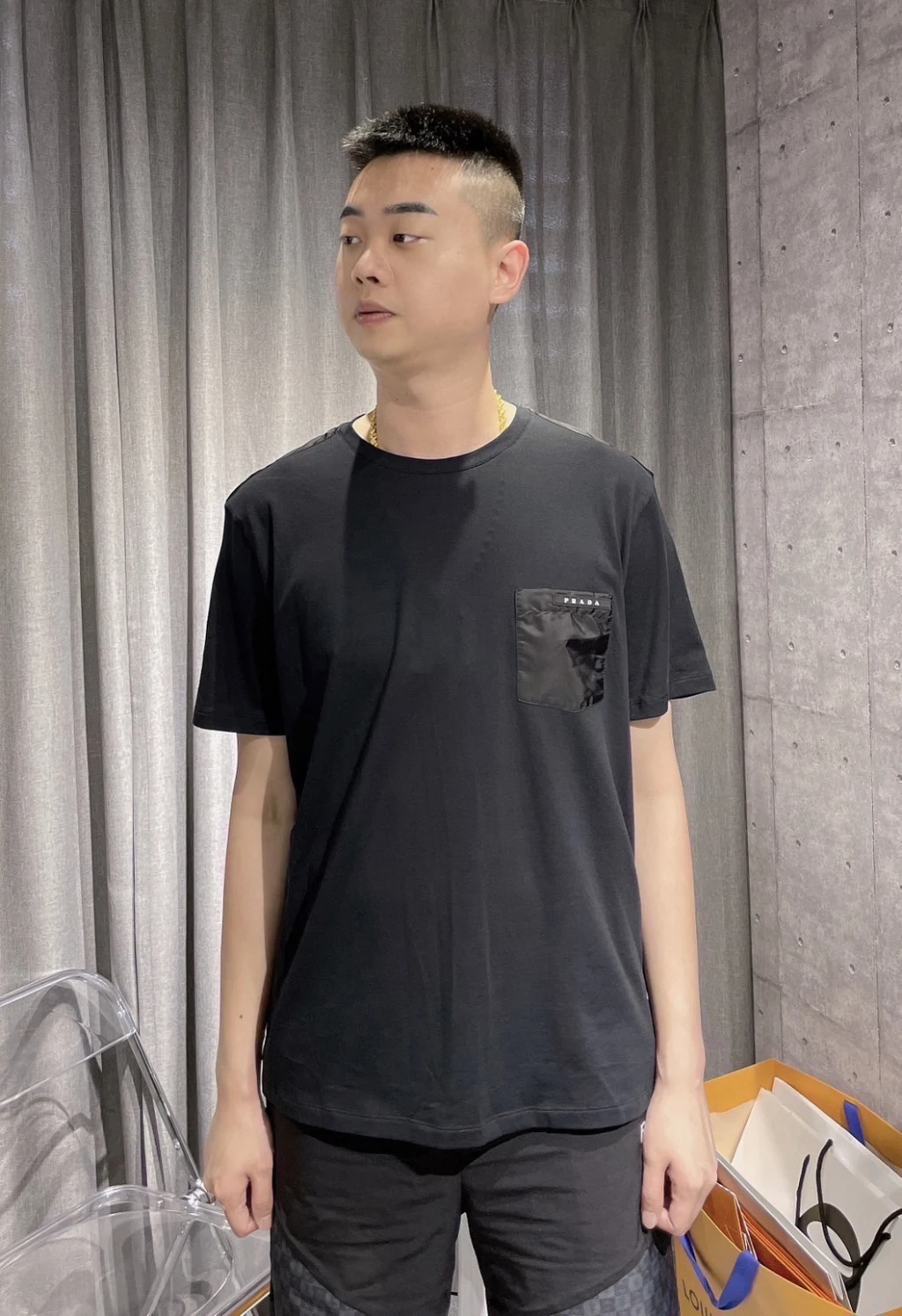 Prada 口袋素踢 黑色