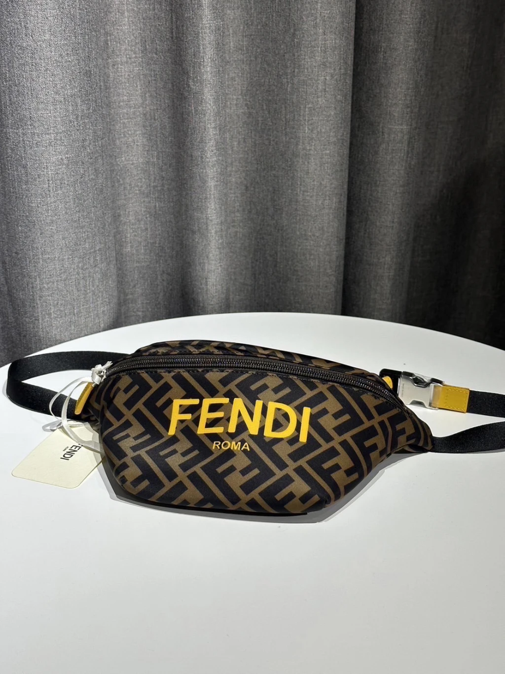Fendi 腰包