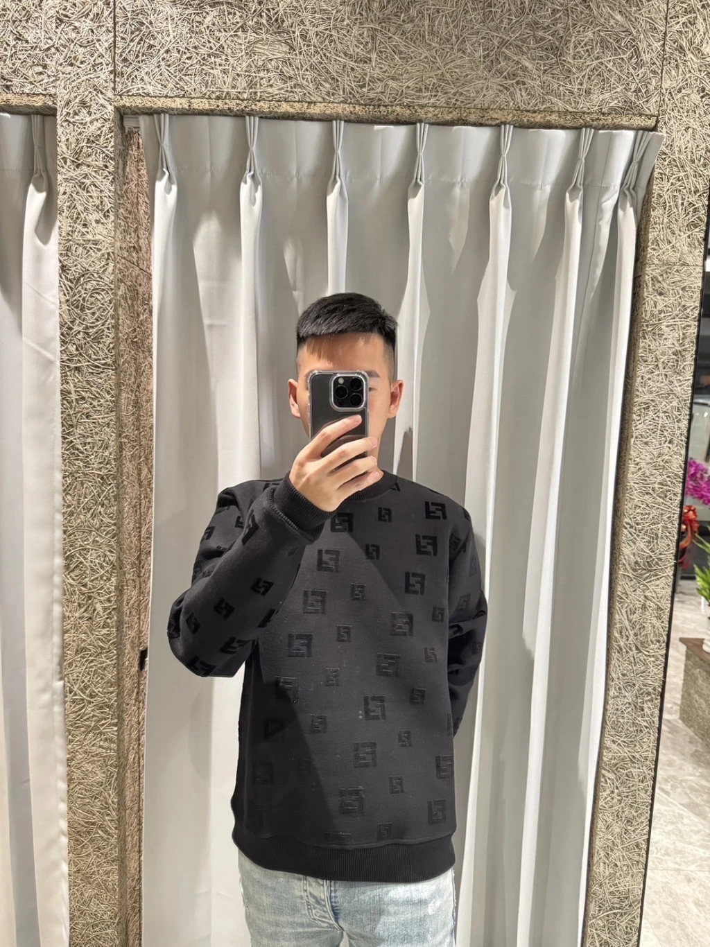 Fendi 滿版logo 大學T