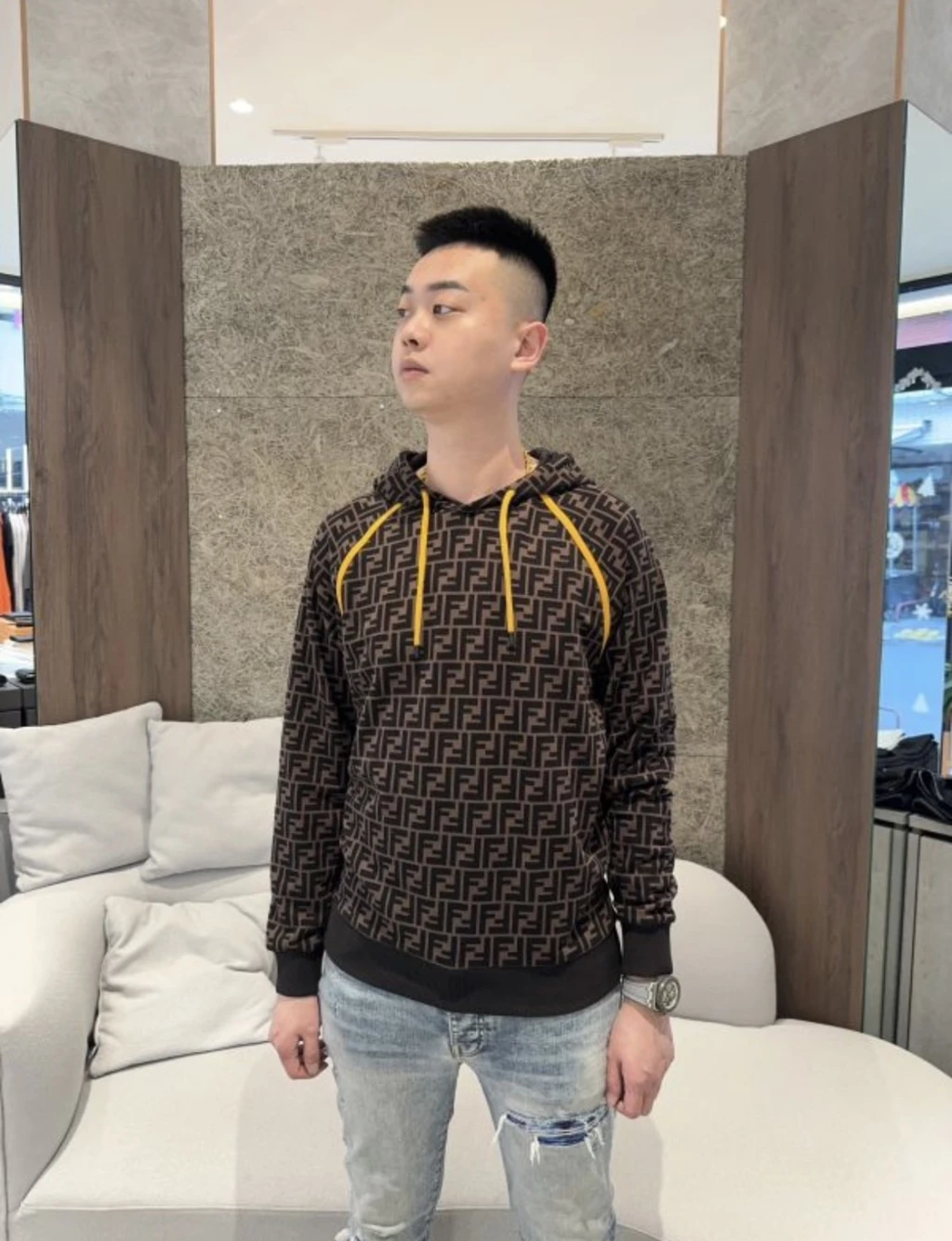 Fendi 滿版 帽T