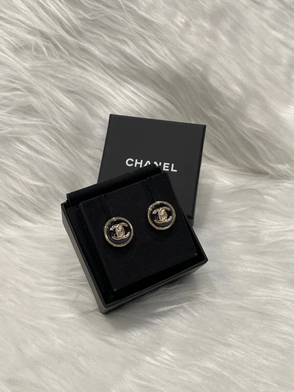 Chanel 雙C 鈕扣耳環