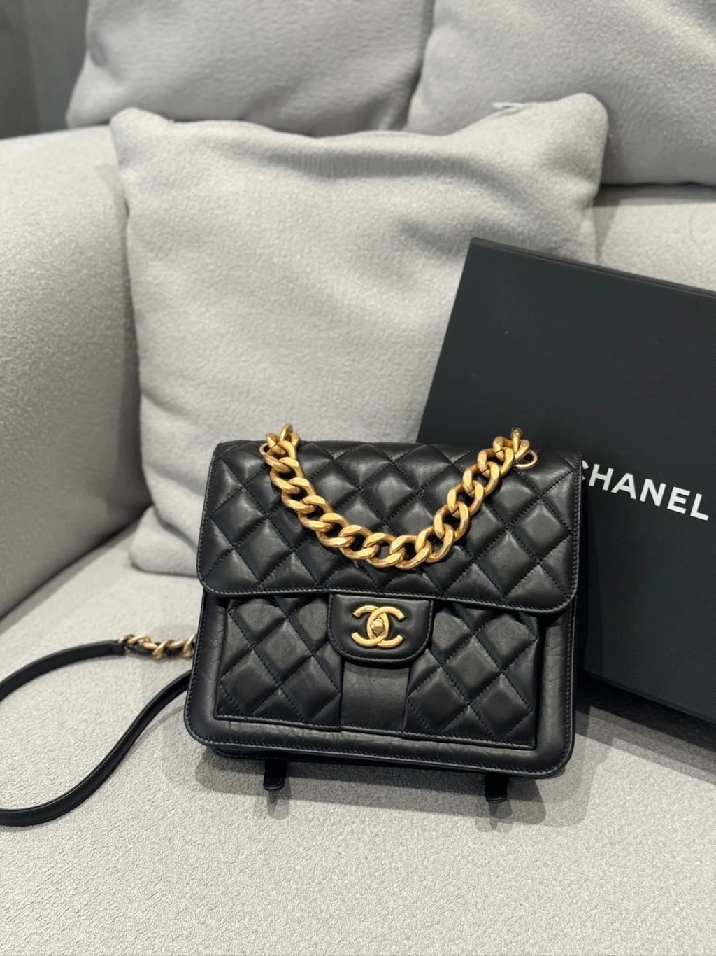 Chanel 23S 牛皮雙肩包