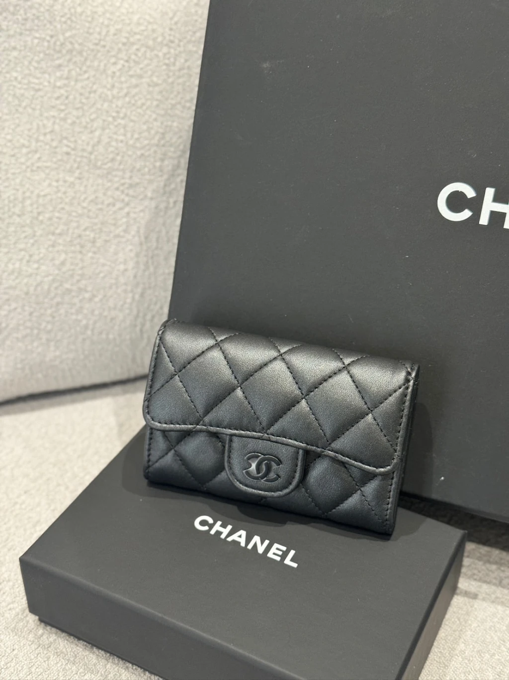 Chanel 黑釦卡包