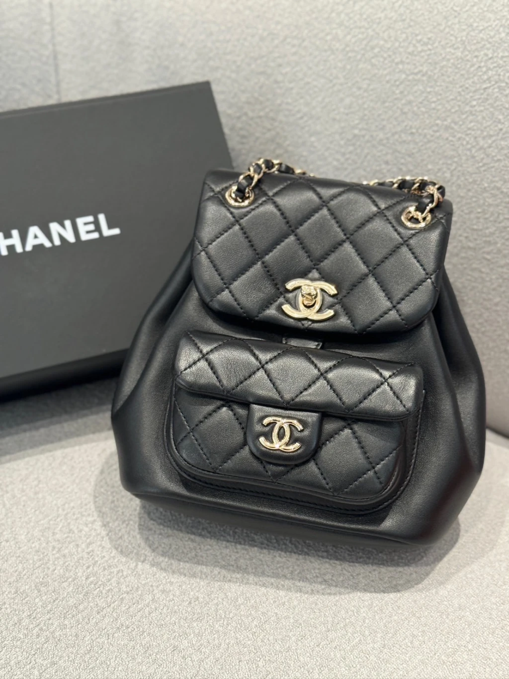 Chanel duma黑金 後背包