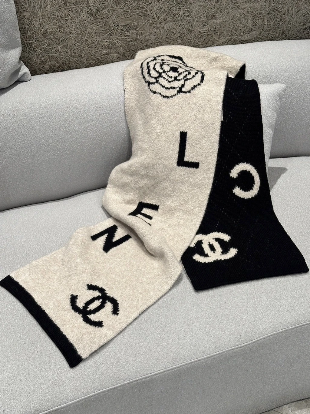 Chanel 羊絨圍巾