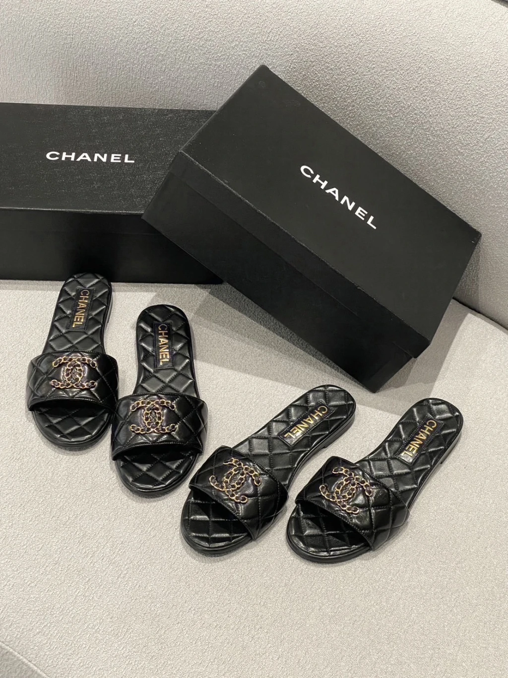(依尺碼報價)Chanel 皮串鏈 拖鞋