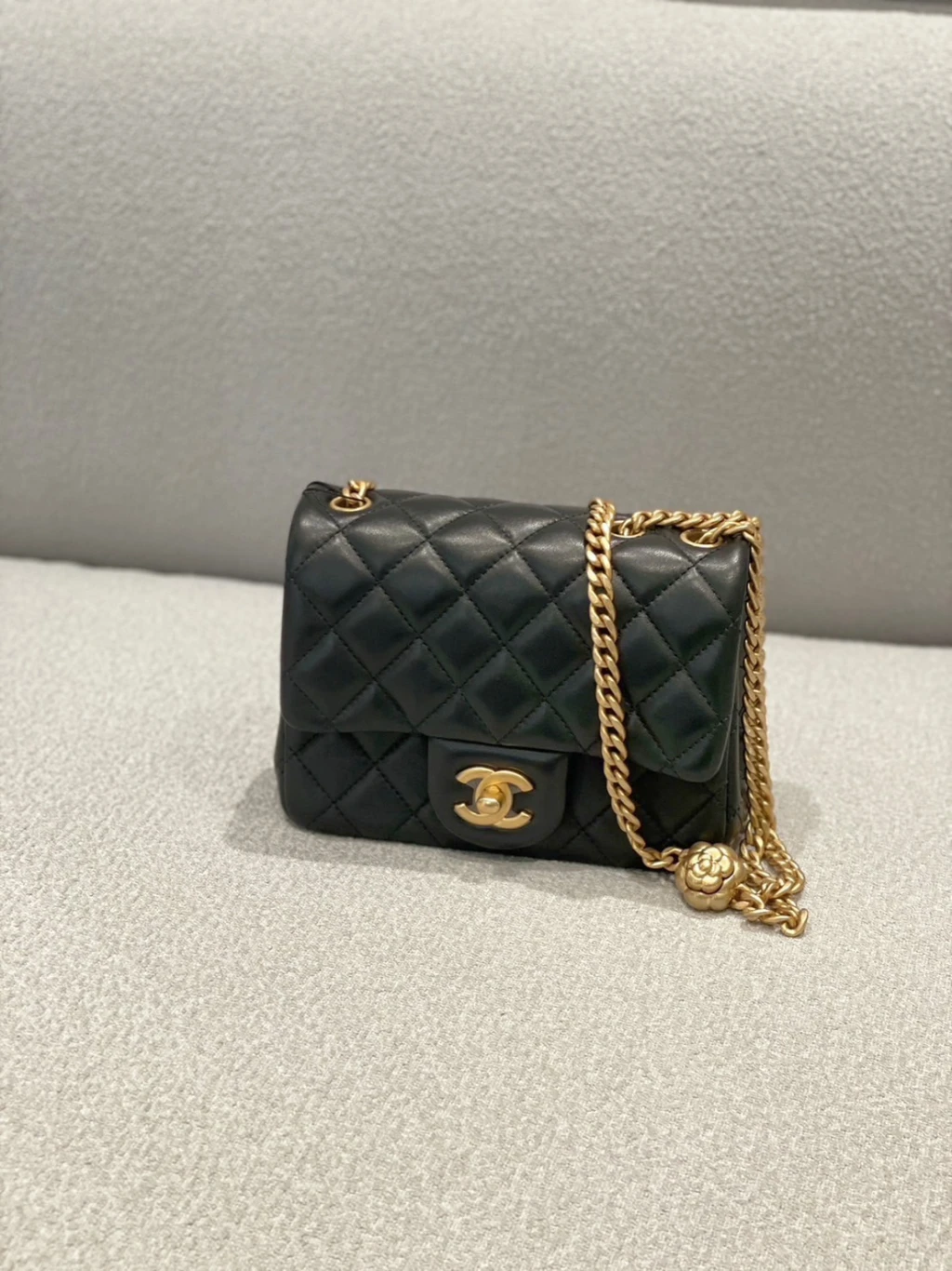 Chanel 方胖山茶花