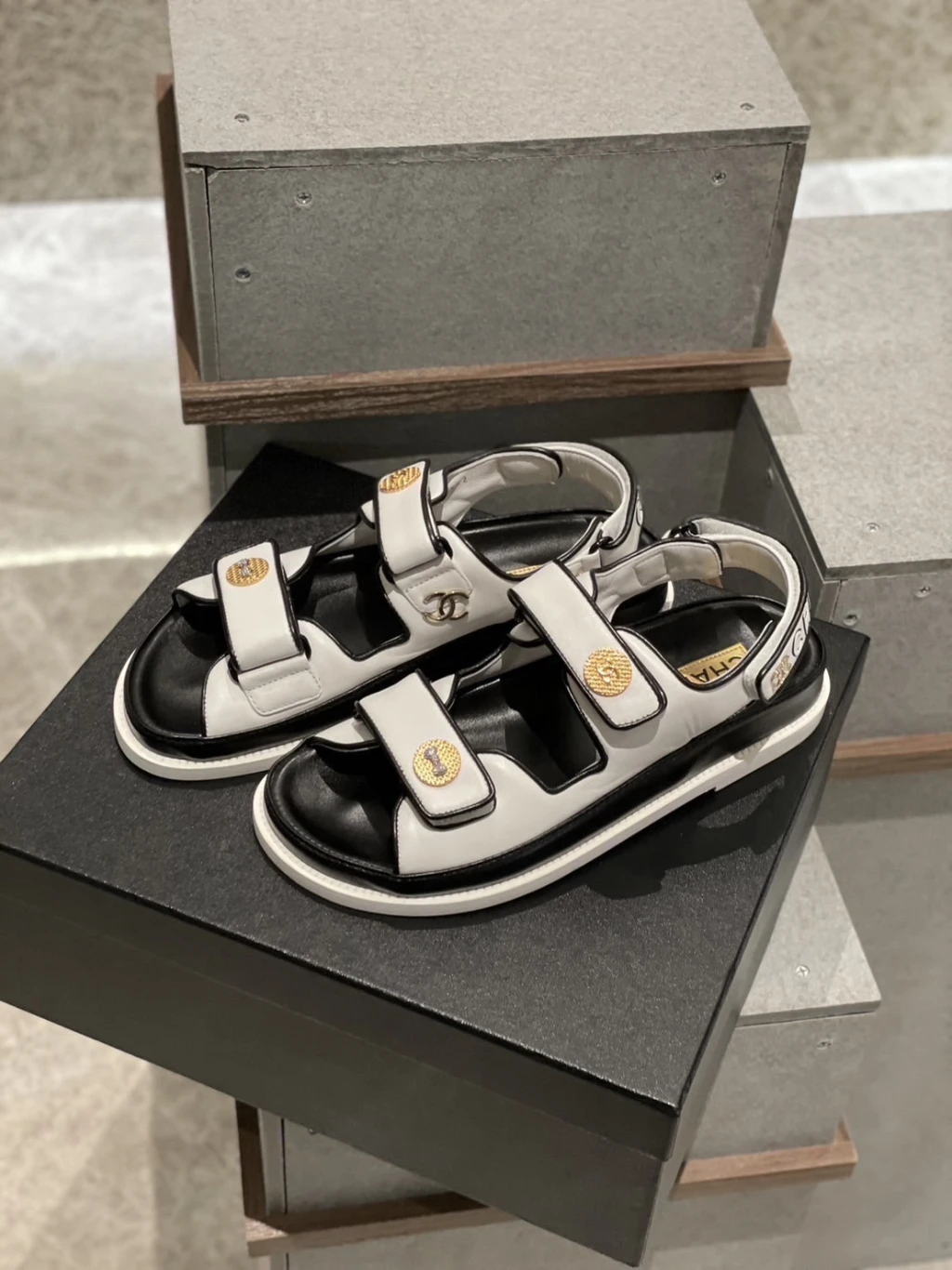 (依尺碼報價)Chanel 涼鞋