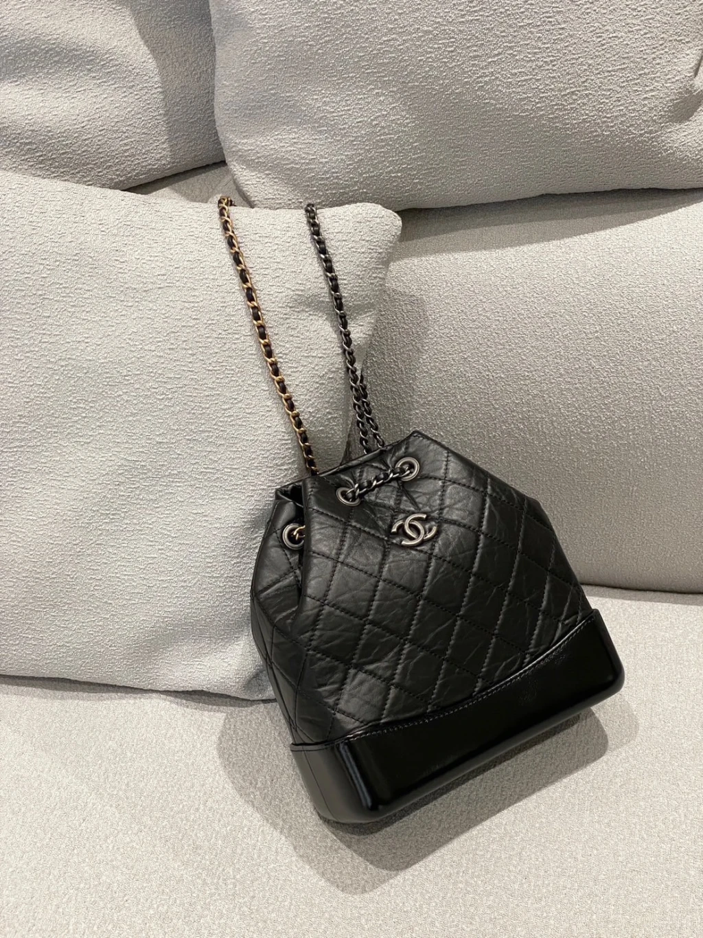 Chanel 雙肩流浪包