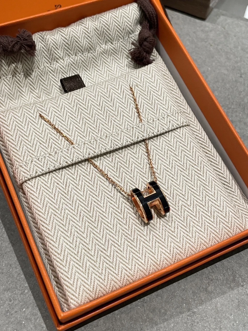 Hermes 黑金項鍊