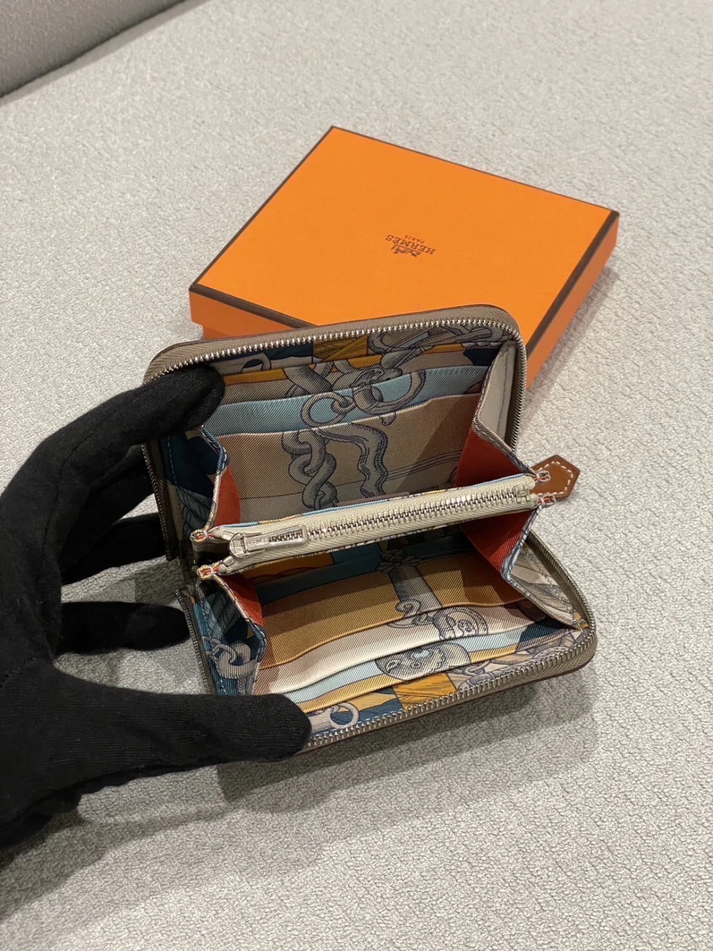 Hermes 拉鍊錢包