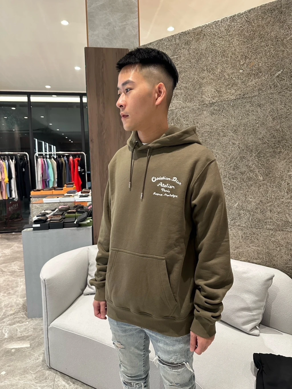 Dior 軍綠背後字母帽T