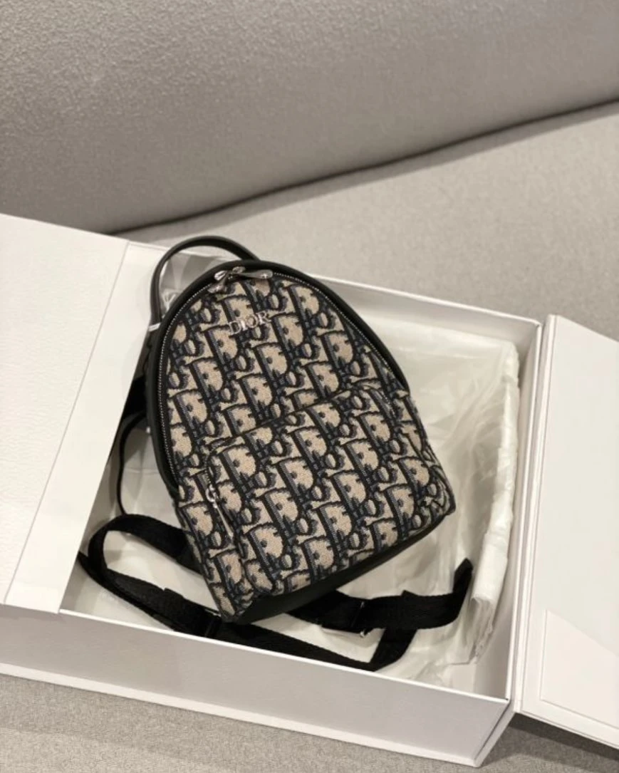 Dior mini baby 後背包