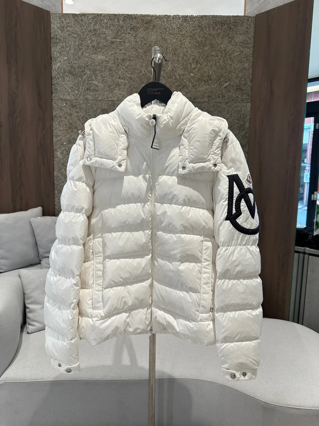 Moncler 羽絨外套