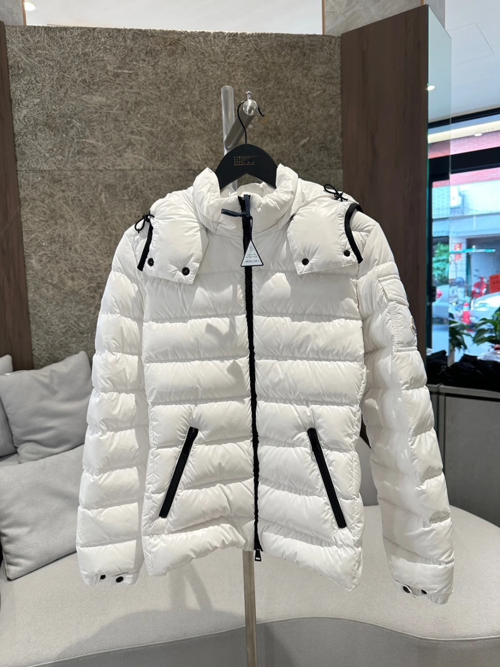 Moncler 羽絨外套