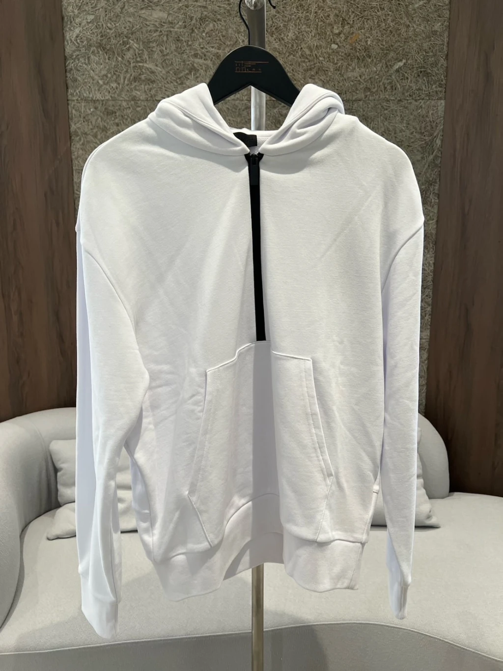 Moncler 素面 帽邊字母logo 白帽踢