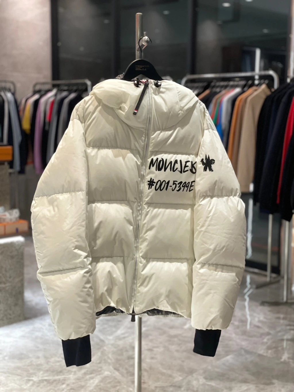 Moncler 羽絨外套 白