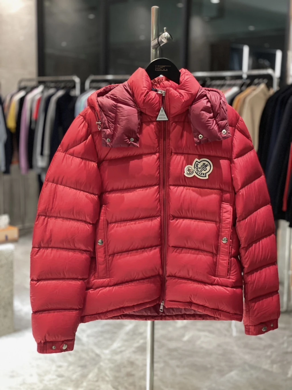 Moncler 羽絨外套 紅