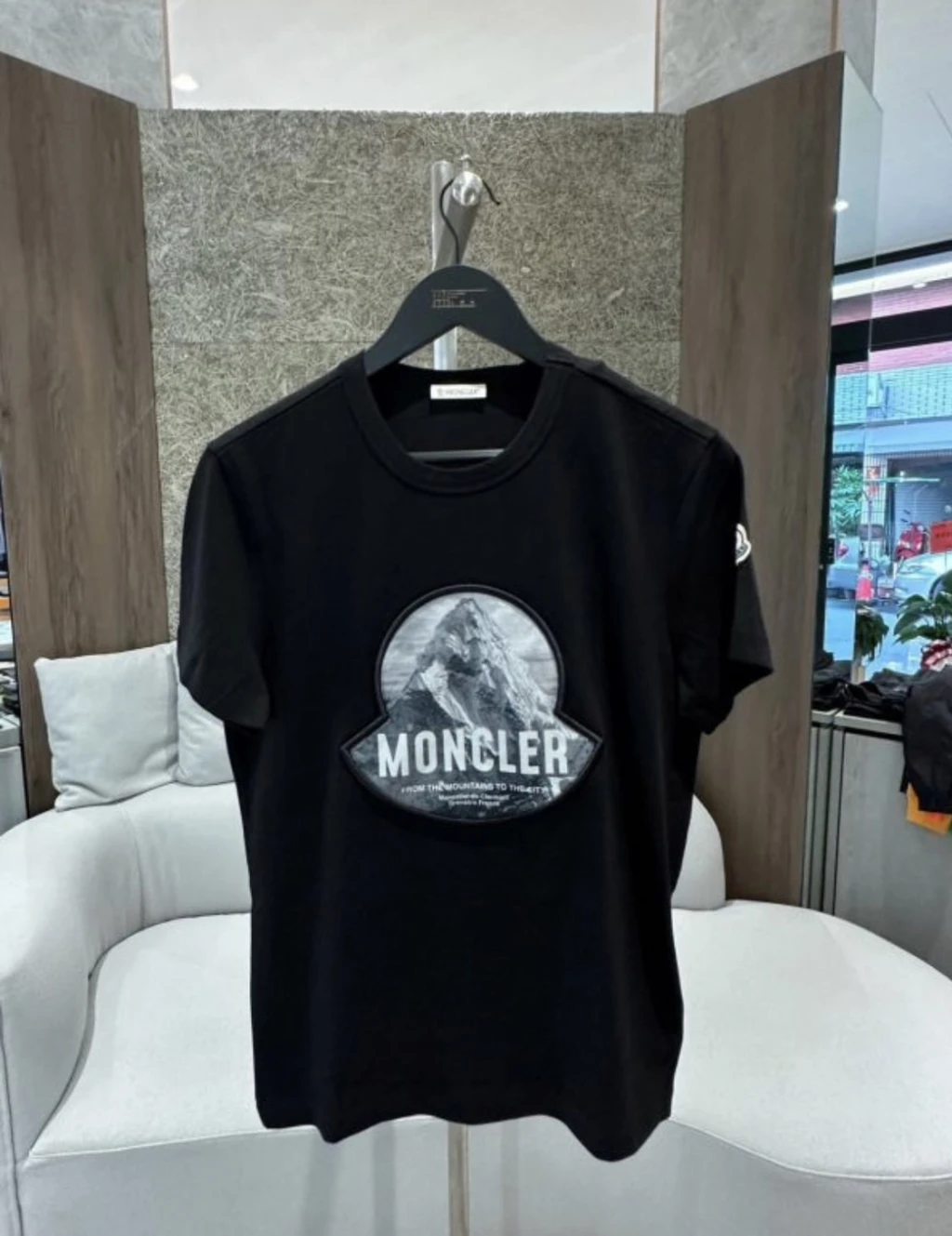 Moncler 山峰刺繡 短袖