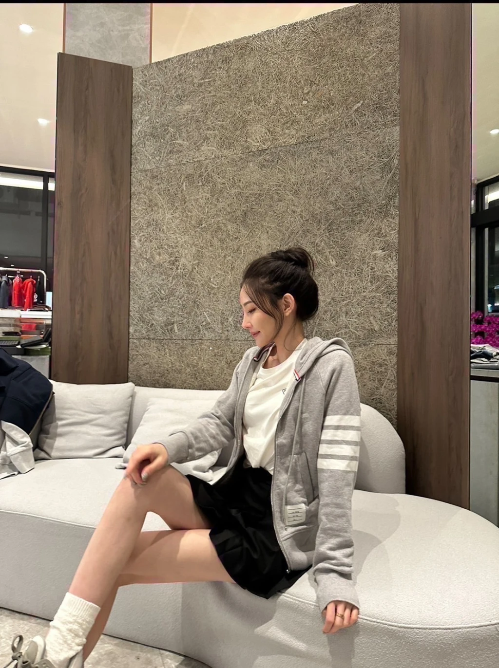 TB 外套(灰底白線)