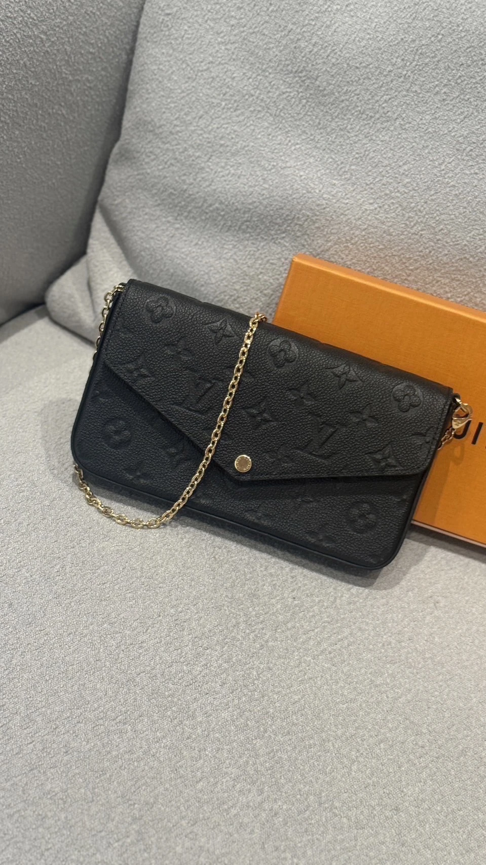 LV 壓紋 黑 三合一