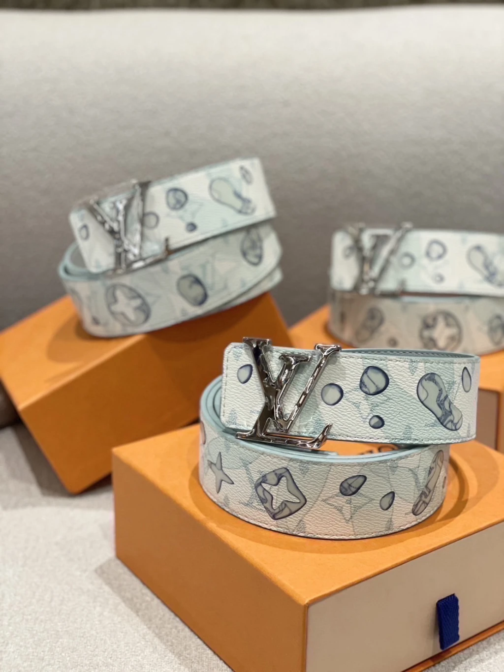 LV 新款 水波紋皮帶