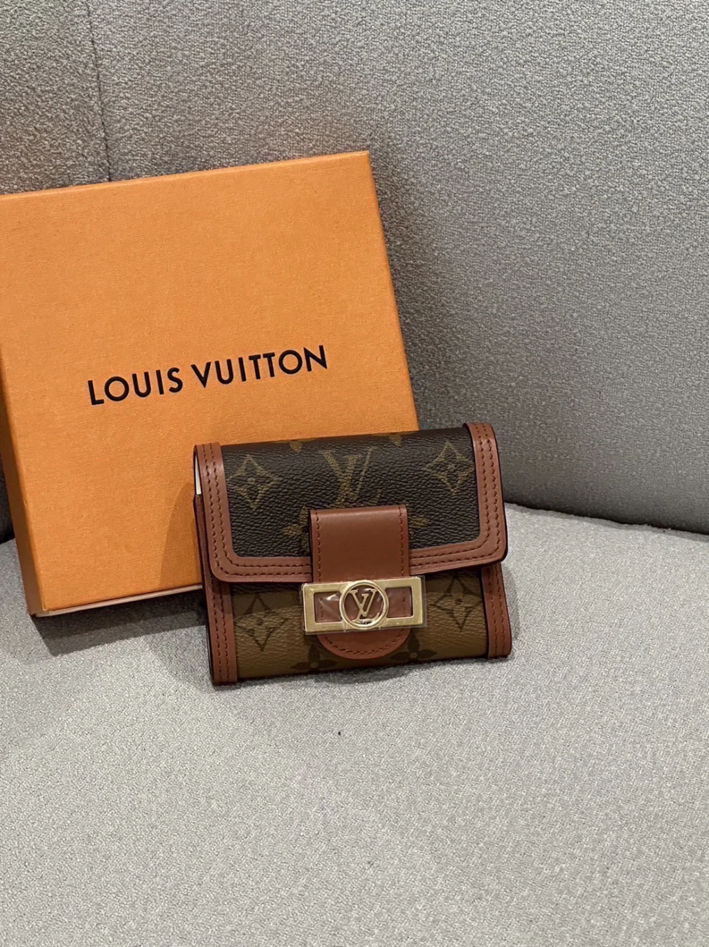 LV 達芙妮 三折短夾
